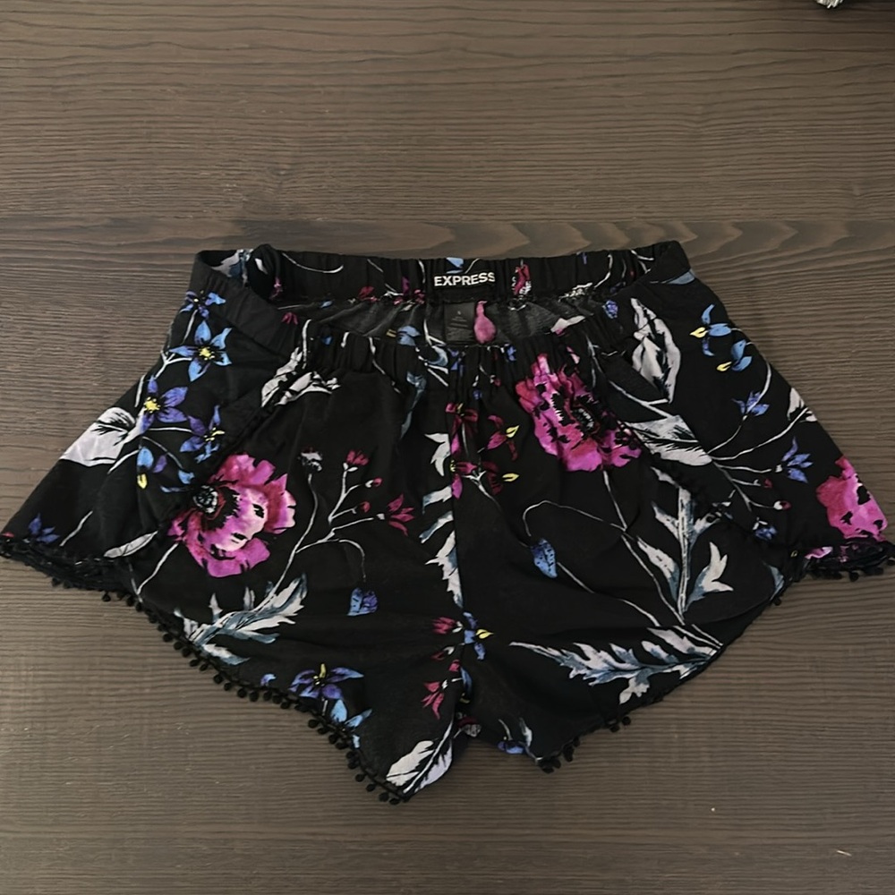 Express Size Small Black Floral Shorts